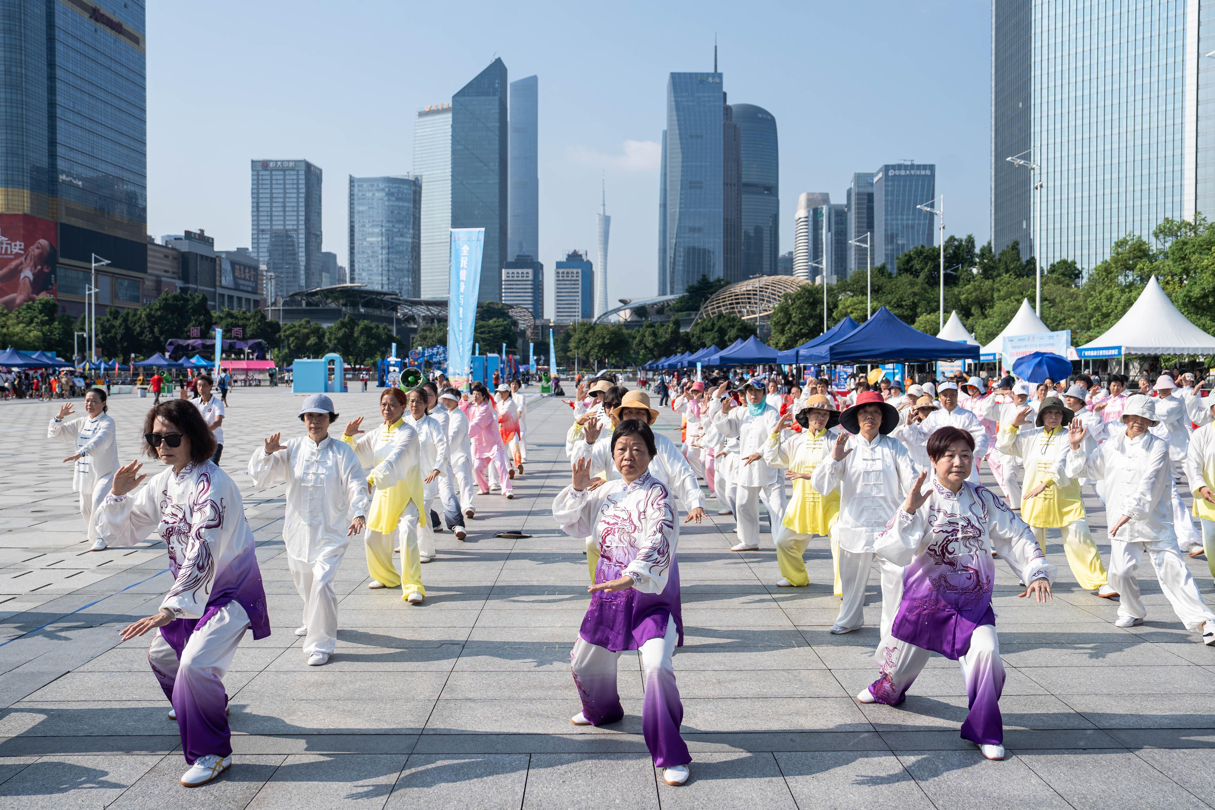 喜迎十五运会！2024年全民健身日“燃爆”羊城(图3)